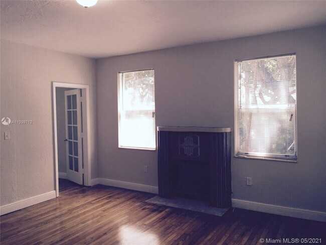 Building Photo - 726 Meridian Ave