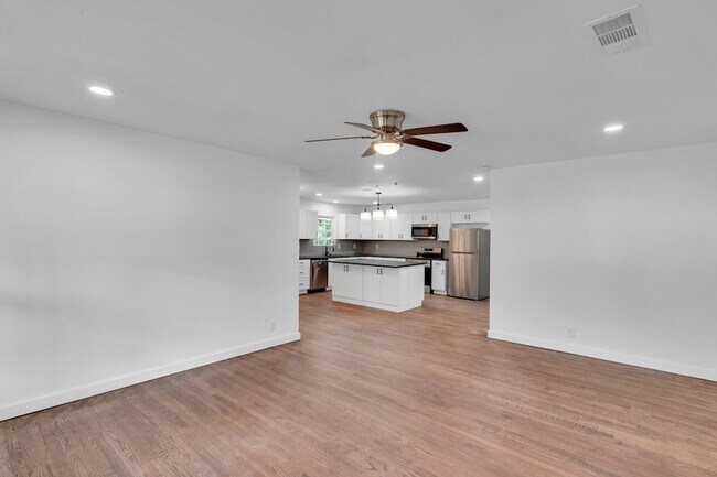 Building Photo - 6124 Sundown Dr