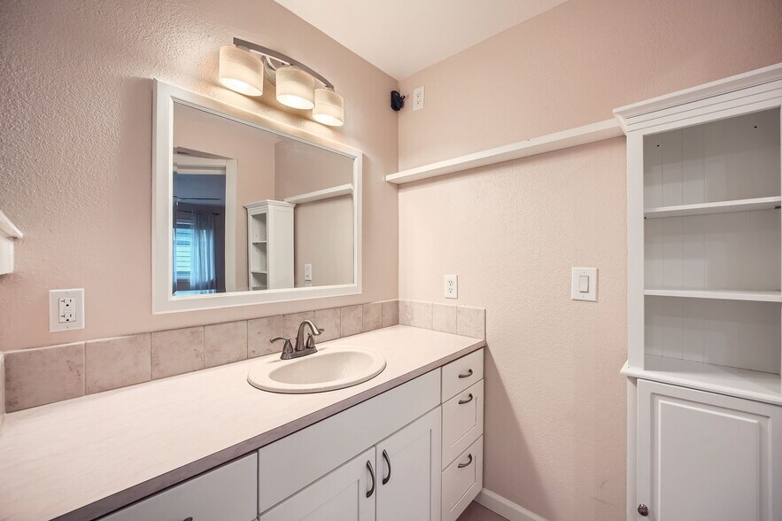 Master Bathroom - 2940 76th Ave SE