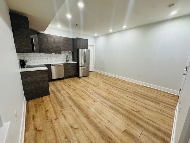 Building Photo - 4242 W Girard Ave