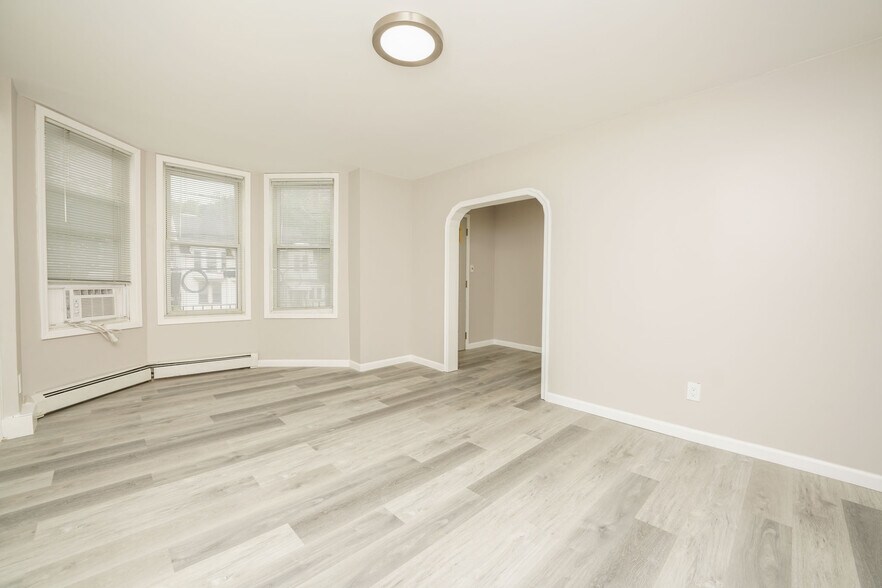 Building Photo - 341 Summer Ave