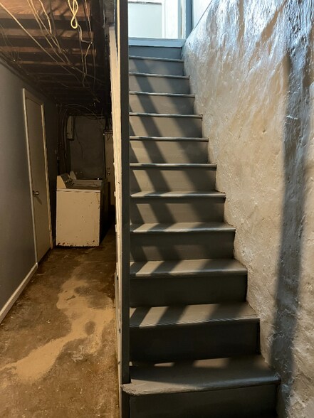 Building Photo - 1446 Lardner St