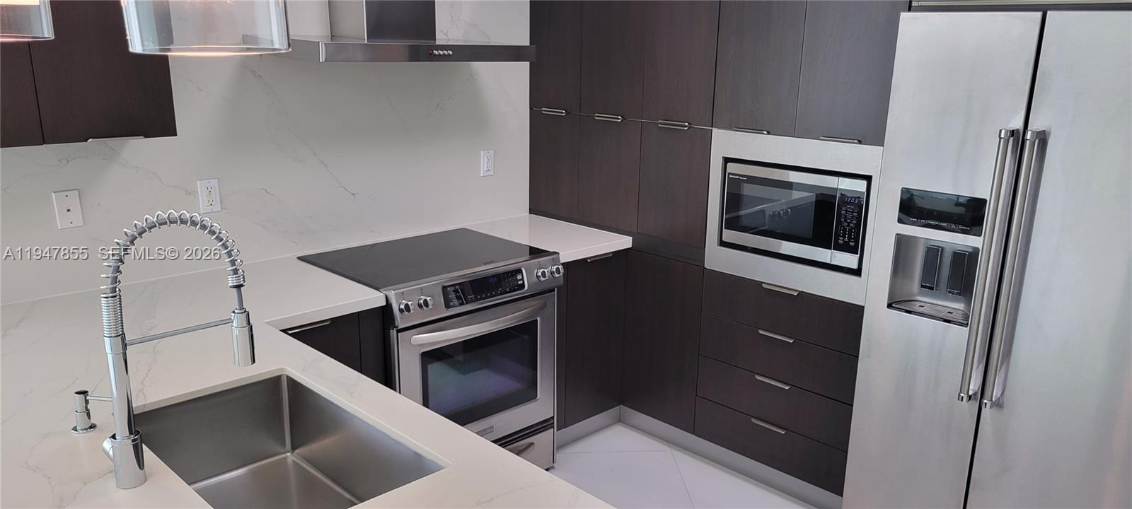 Building Photo - 250 Sunny Isles Blvd