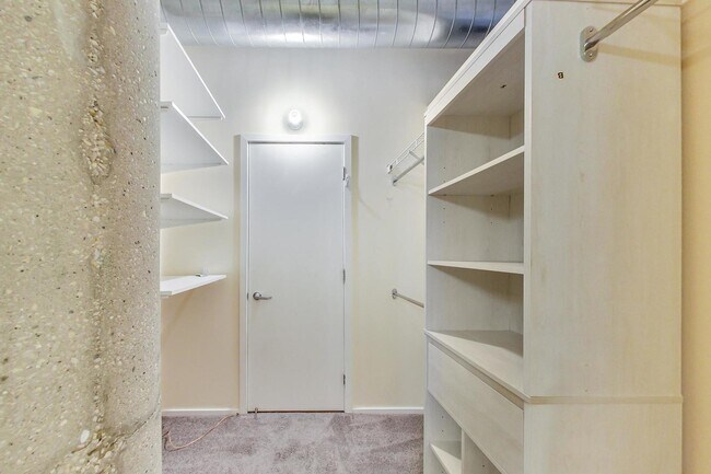 Building Photo - 130 S Canal St