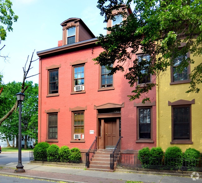 Building Photo - Historic Pastures Mansions