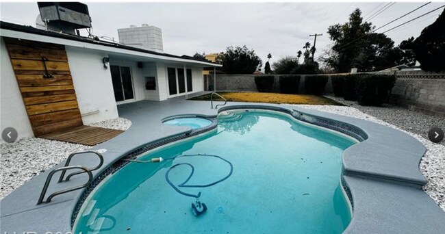 Building Photo - 2905 Mason Ave