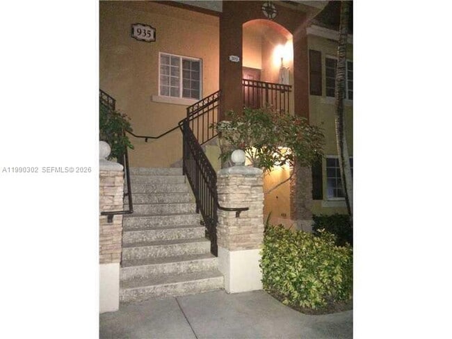 Building Photo - 935 NE 33rd Terrace