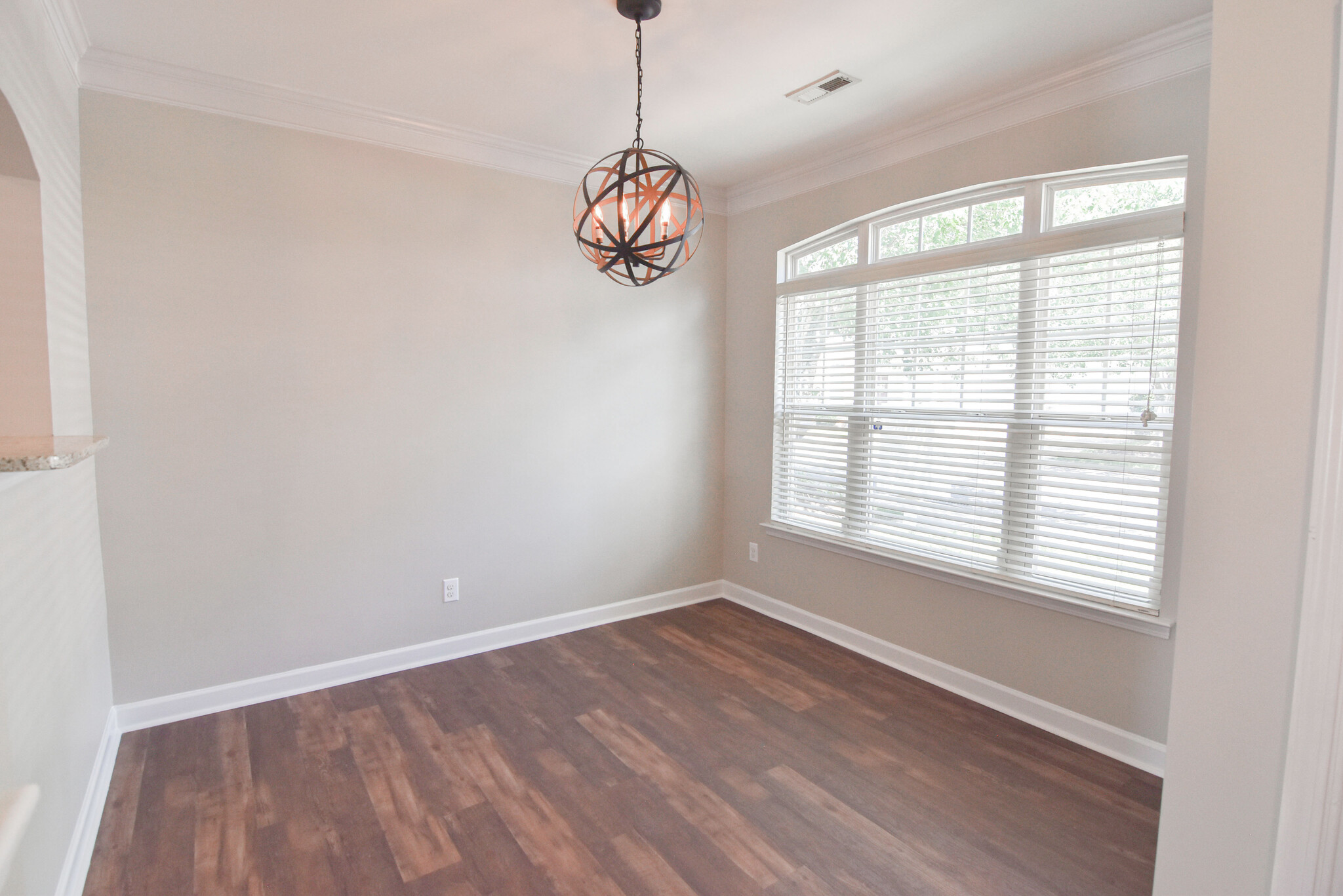 Building Photo - 2913 White Willow Rd