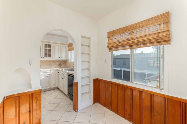 Building Photo - 6252 Commodore Sloat Dr