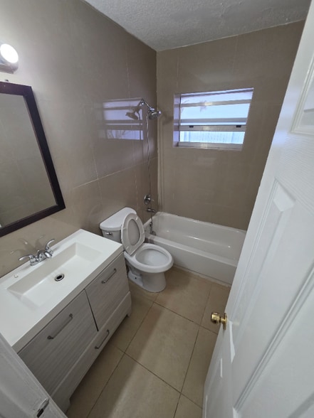 Building Photo - 341 Delaware Ave