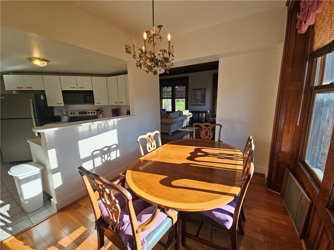 Building Photo - 364 BELLEVUE Avenue UNIT W S