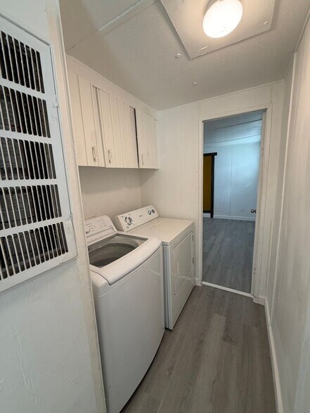 Building Photo - 403 Avenue E
