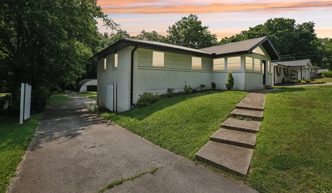 Primary Photo - 4108 Edwards Ave
