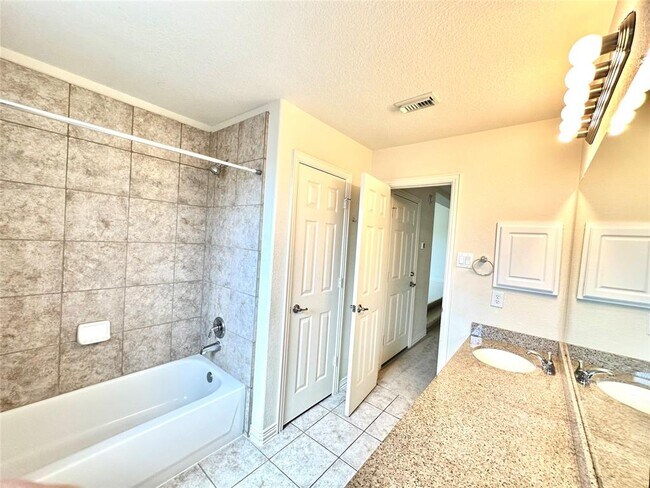 Building Photo - 26223 Longmont Park Ln