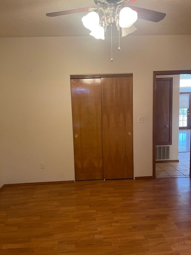 Building Photo - Gate community charming two bedroom two ba...
