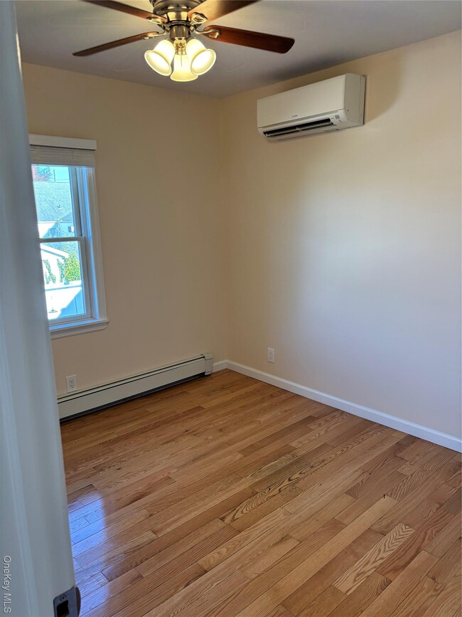 Building Photo - 536 N 6th St