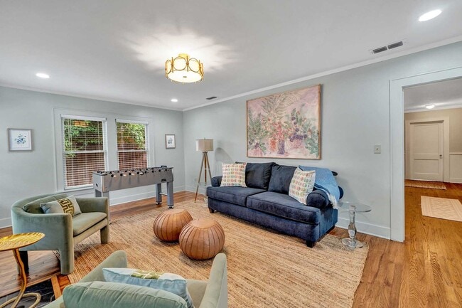 Building Photo - Charming 3 Bedroom Home in Historic District