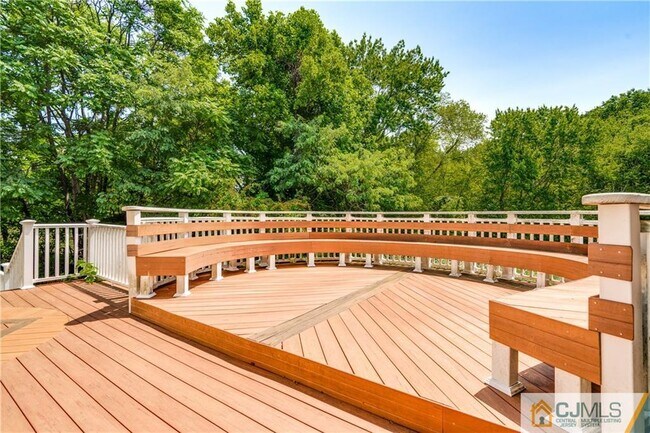 Building Photo - 35 Old Mill Rd