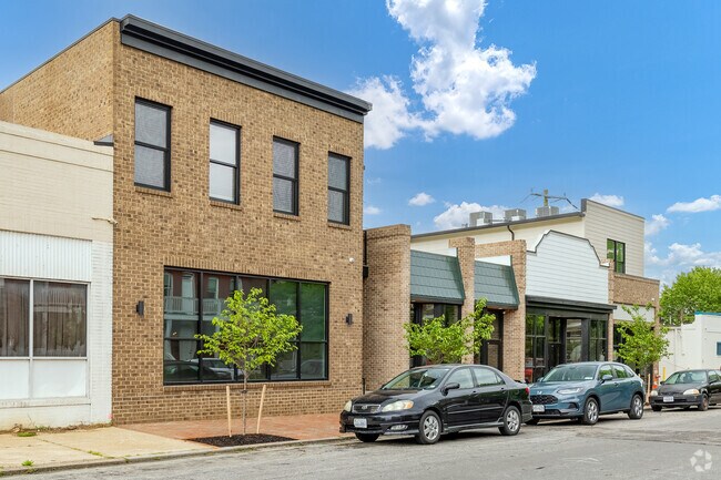 Building Photo - 3308 E Marshall Street