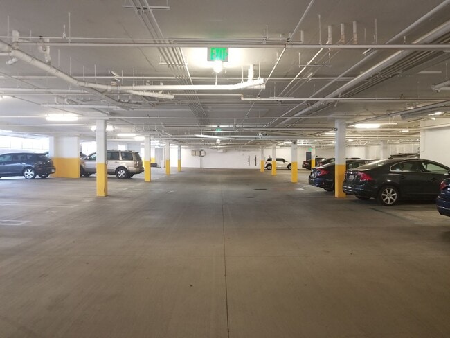 Building Photo - 4440 Vantage Ave