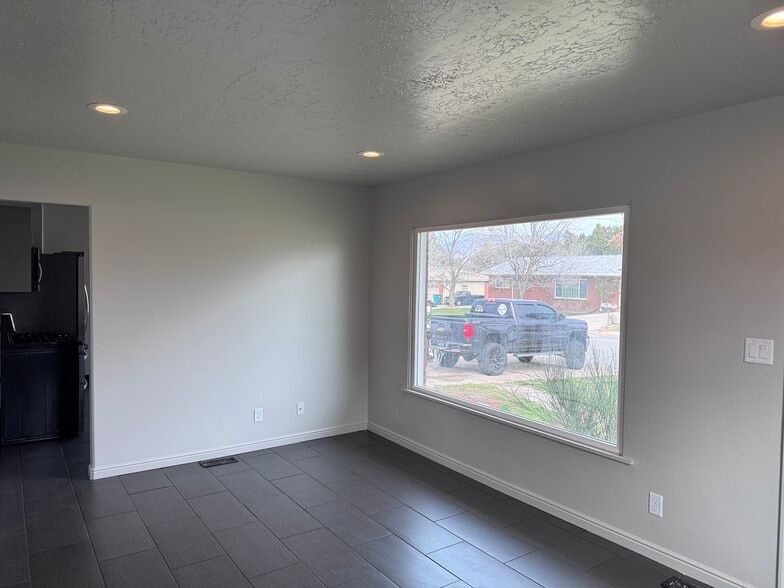 Building Photo - 3879 S 2050 W