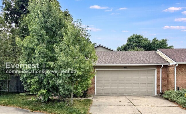 Building Photo - 913 Canosa Ct