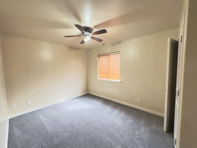Building Photo - 1078 Cinnamon Ridge Dr