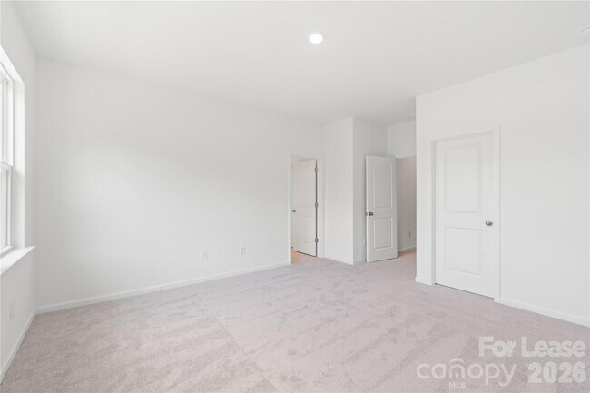Building Photo - 204 Silver Fleet Dr