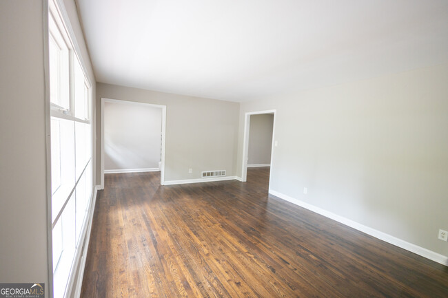 Building Photo - 2689 Collier Dr NW