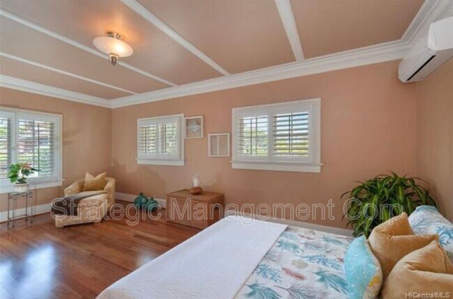 Building Photo - 3040 Diamond Head Rd