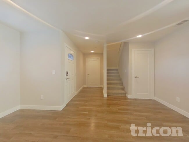 Building Photo - 2371 Coronado Ct