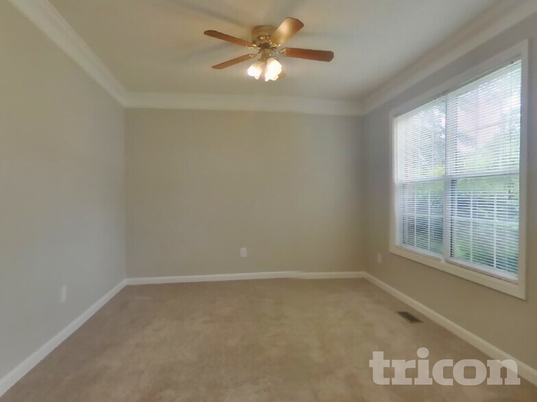 Building Photo - 4013 Mt Vernon Dr