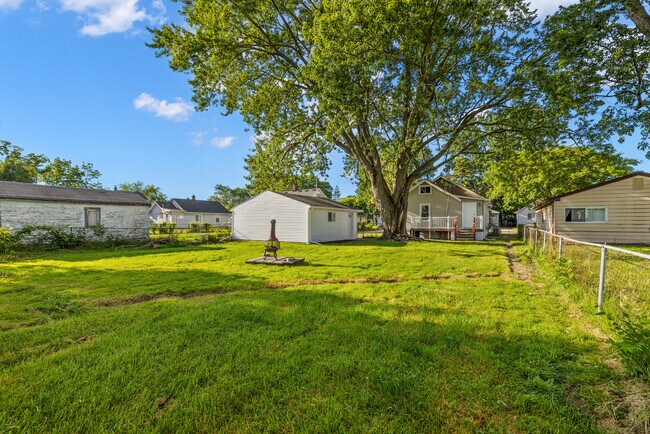 Building Photo - 11259 Chapp Ave