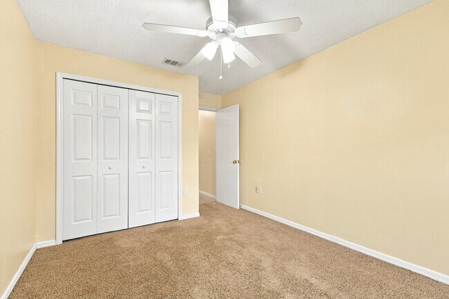 Building Photo - 12641 Parkbury Dr