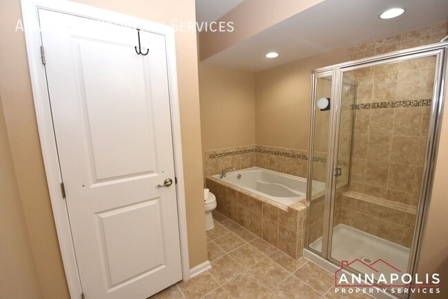 Building Photo - 1202 Chadwell Ct