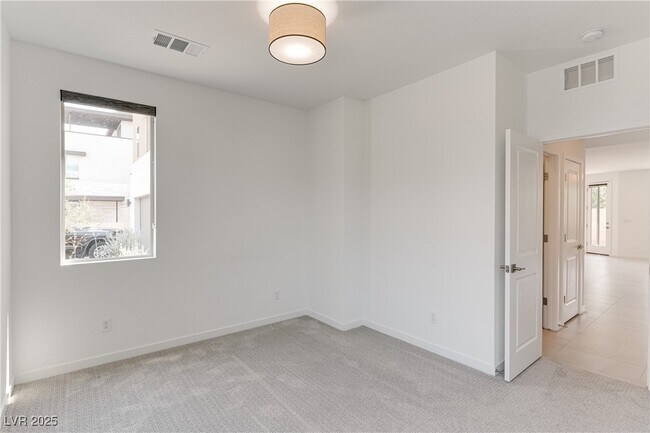 Building Photo - 6333 Redstone Hls Dr