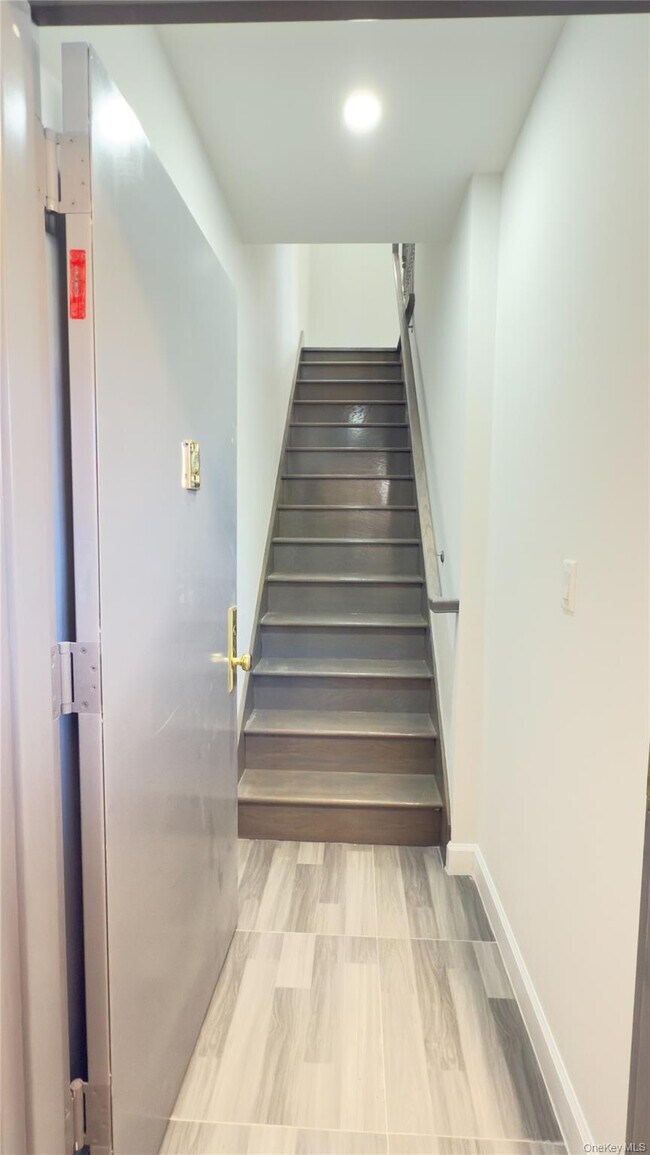 Building Photo - 175-02 Jewel Ave