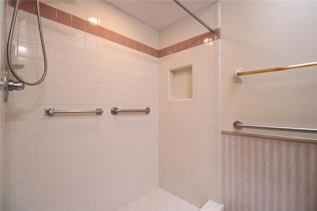 Building Photo - 4035 NW 37th Dr