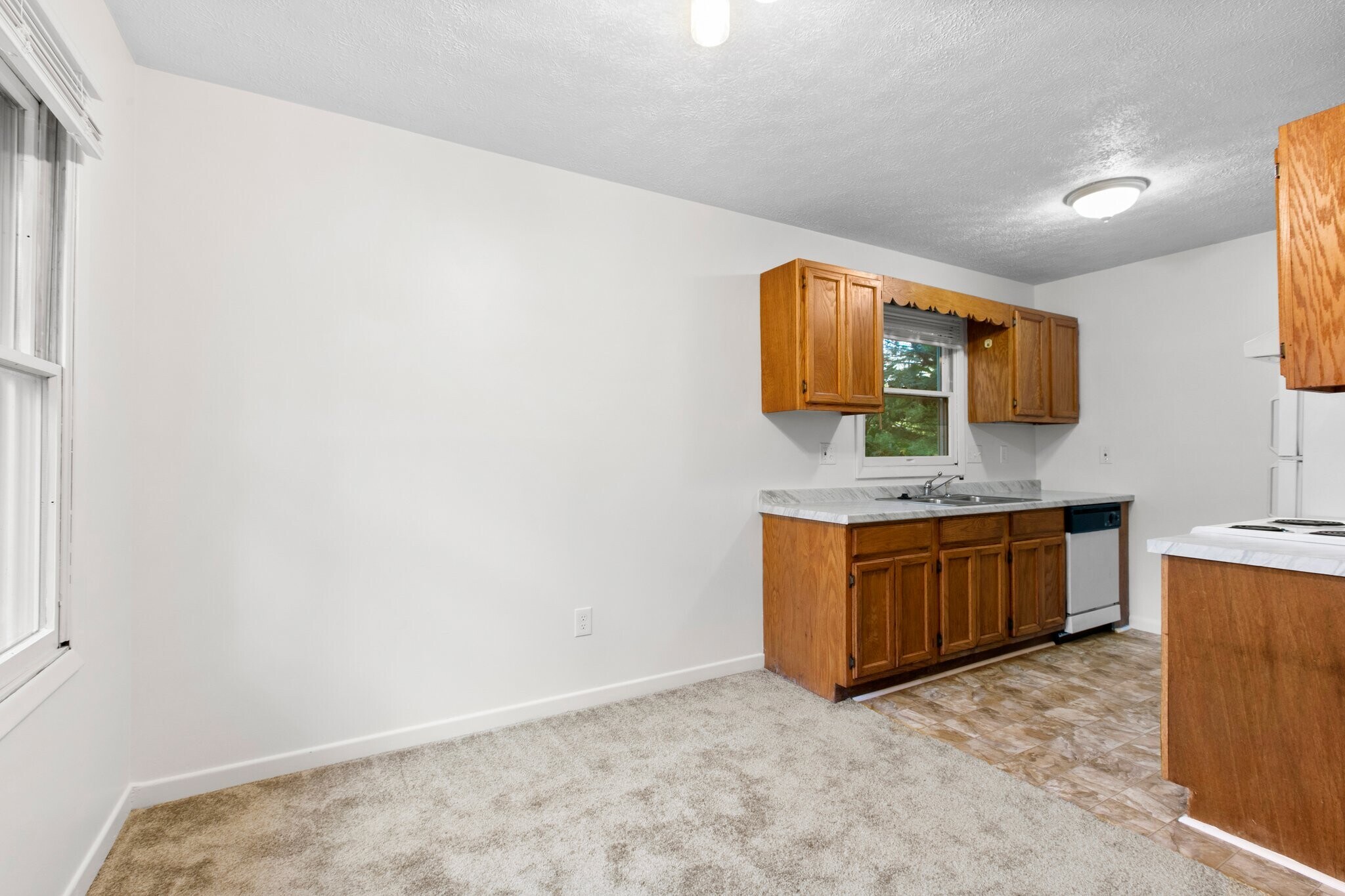 Building Photo - 3 W Rosecrest St