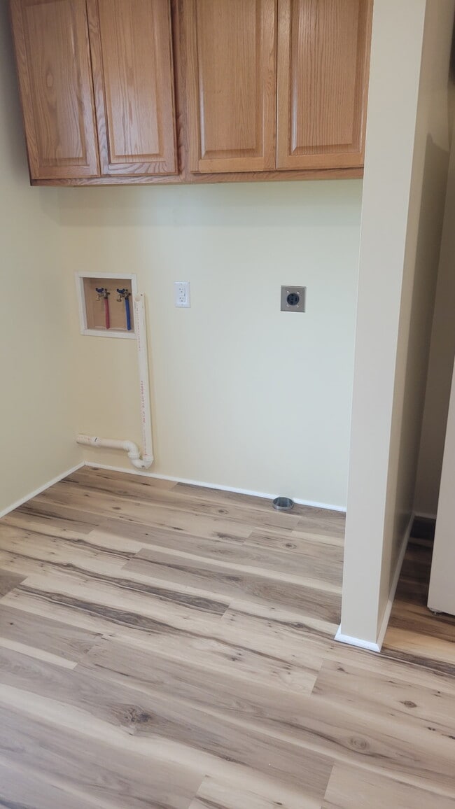 Building Photo - 701 Front St