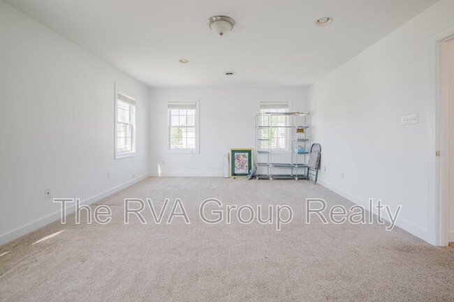 Building Photo - 4900 Lofton Dr