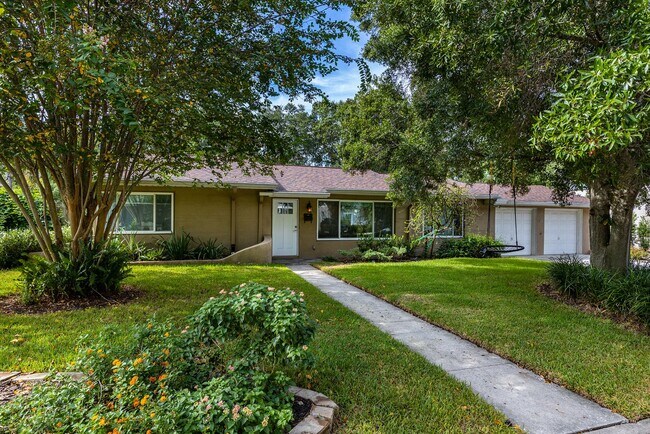 Building Photo - Virginia Park Gem, Renovated 3 Bed, 2 Car Garage, Large Private Backyard