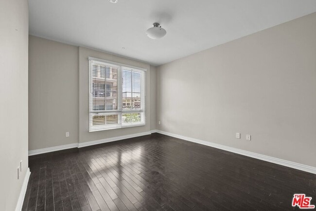 Building Photo - 317 Caruso Ave