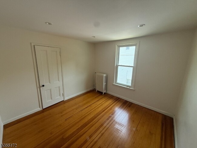 Building Photo - 19 E Hanover Ave