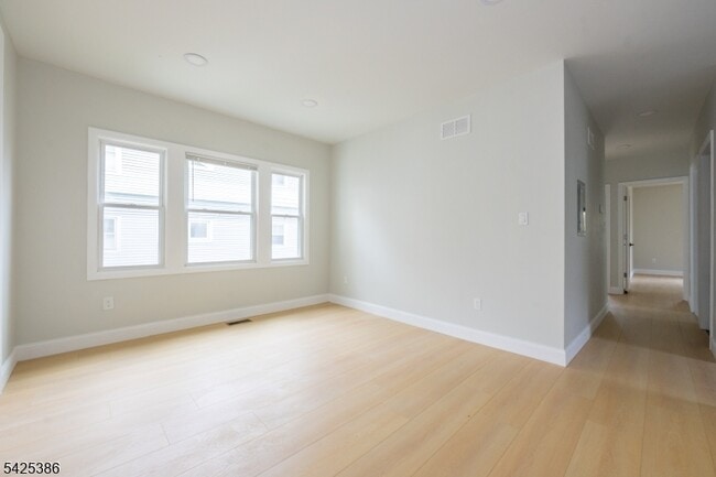 Building Photo - 59 Watchung Ave