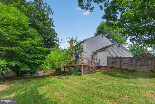 Building Photo - 8815 Newport Ct