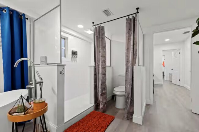 Building Photo - 2614 NW 8th St