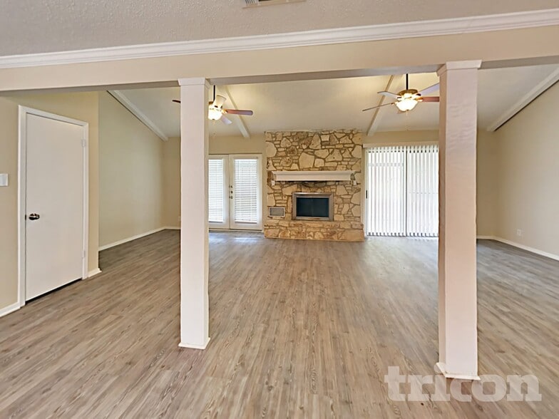 Building Photo - 4909 Tiffany Ln