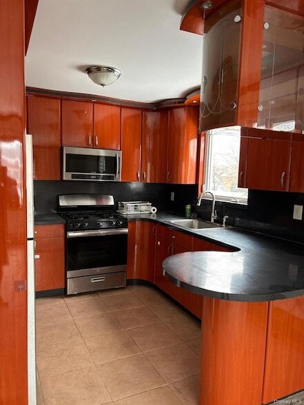 Building Photo - 75-20 167th St