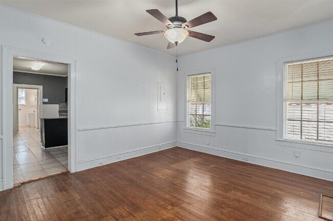 Building Photo - 117 Merrick St